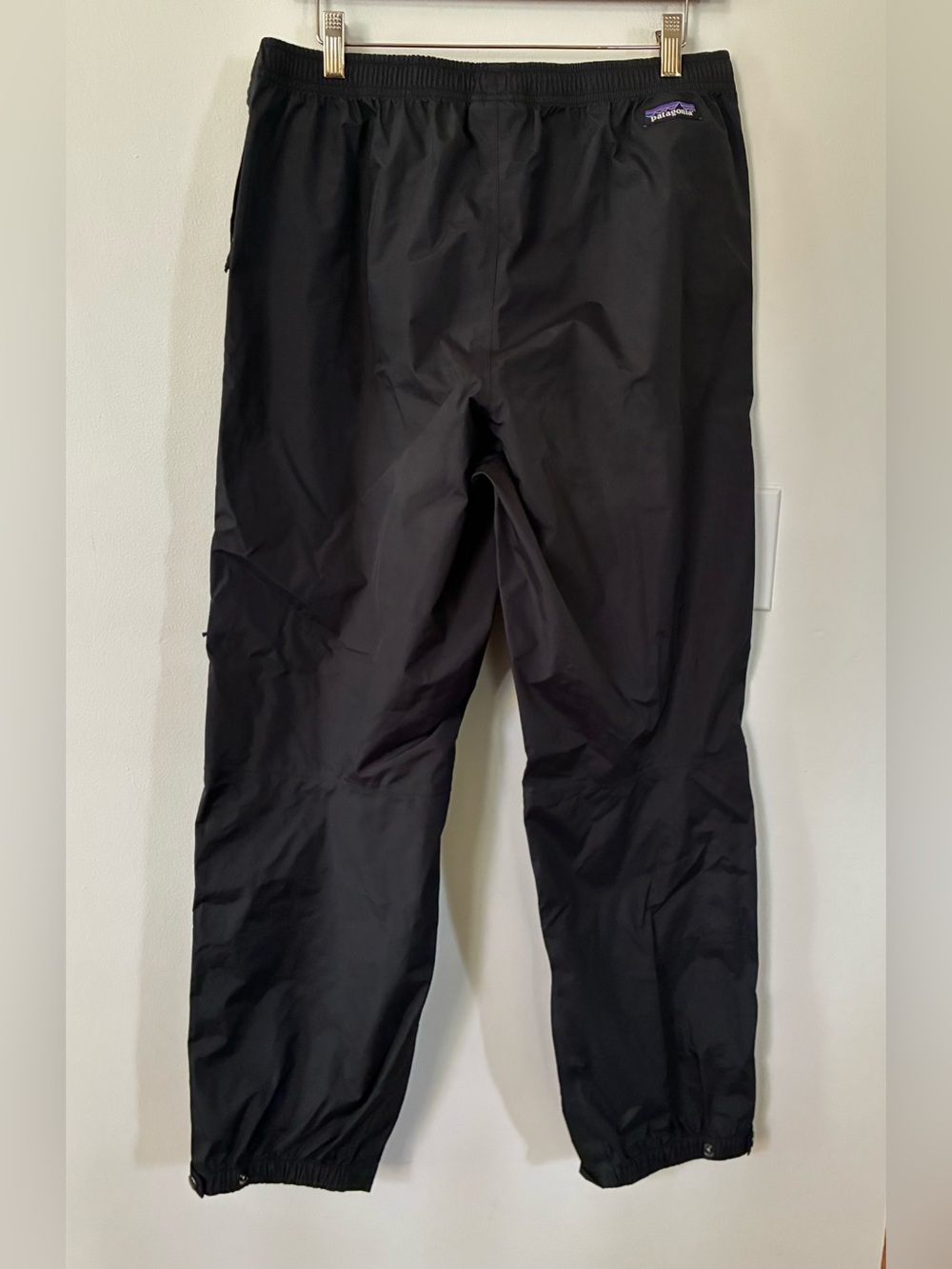 Patagonia Women's Torrentshell 3L Rain Pants in Black - Short - Picture 2 of 6